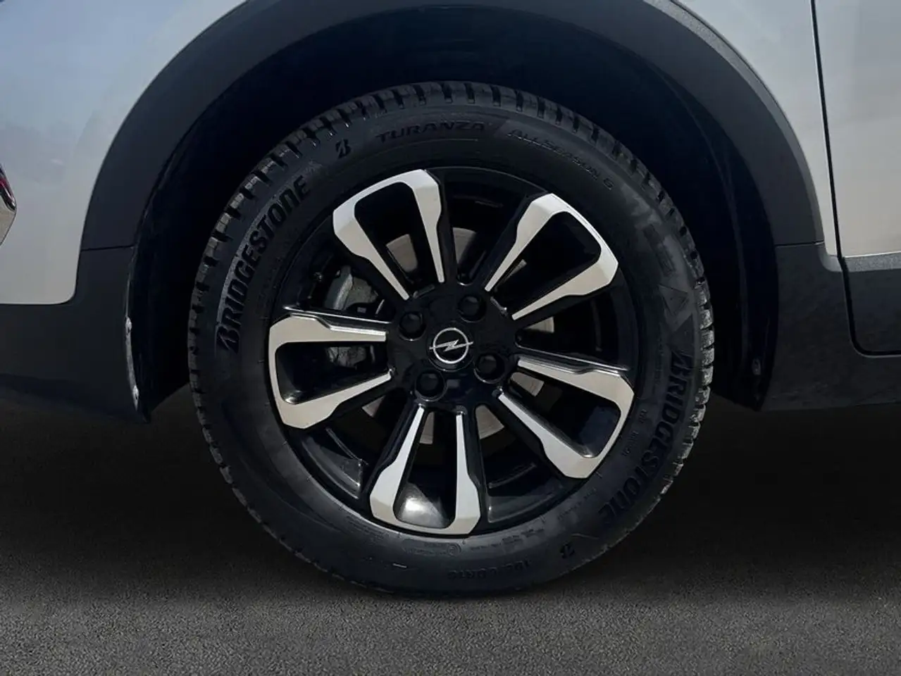 Opel Crossland Crossland 1.2 Automatik Elegance Paket — Galerie du véhicule 7