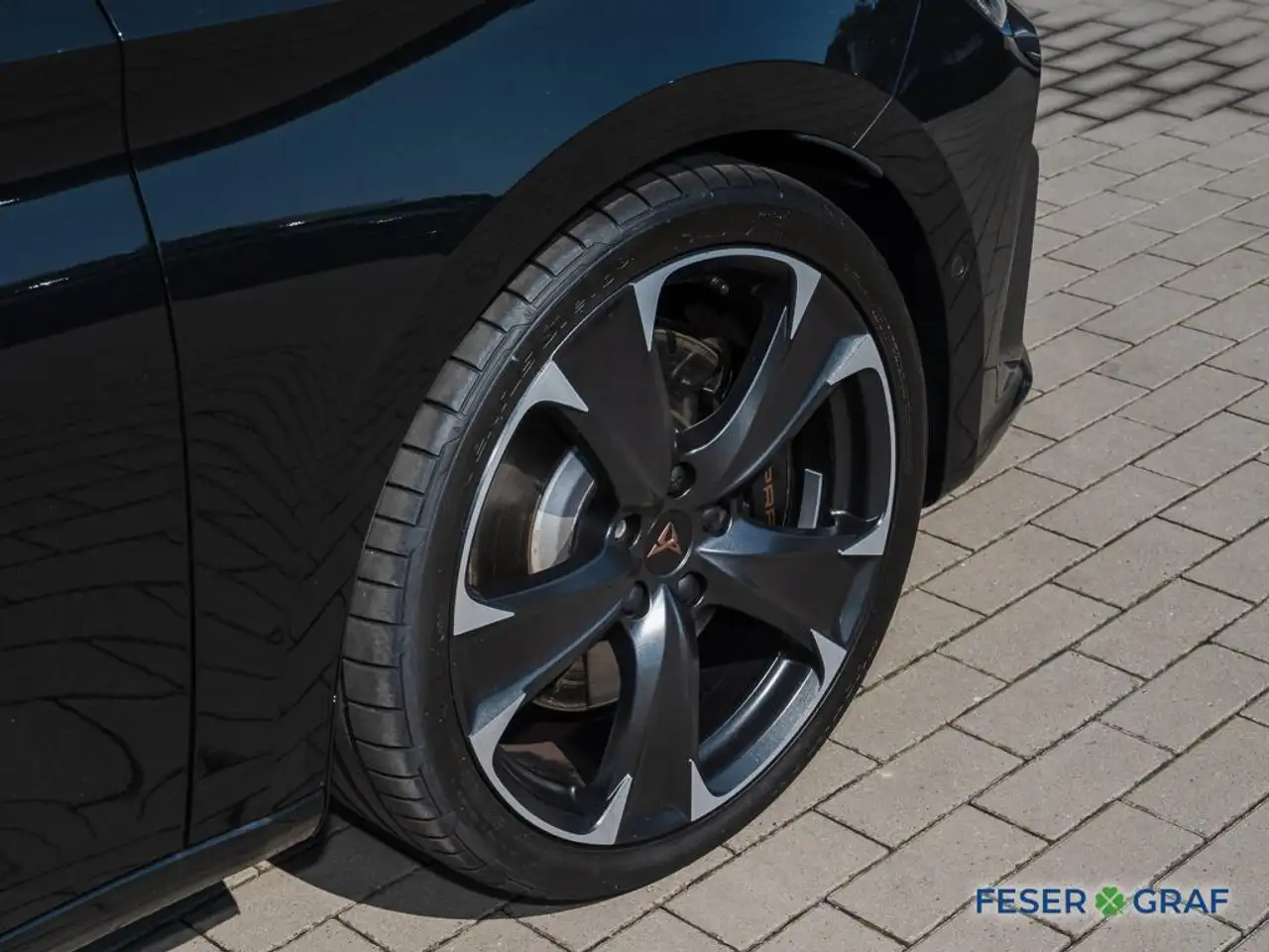 CUPRA Leon SP 2.0 TSI VZ 4Drive BEATS/PANO/KAMERA/NAVI — Vehicle gallery 13