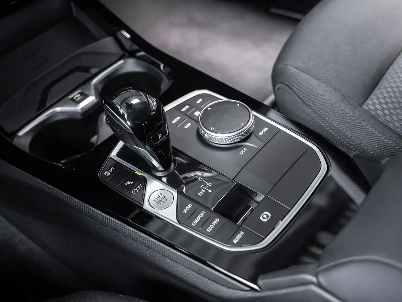 BMW 118 i Aut. Advantage. 17 Zoll. Driving Assist. Adaptiv — Galerie du véhicule 15