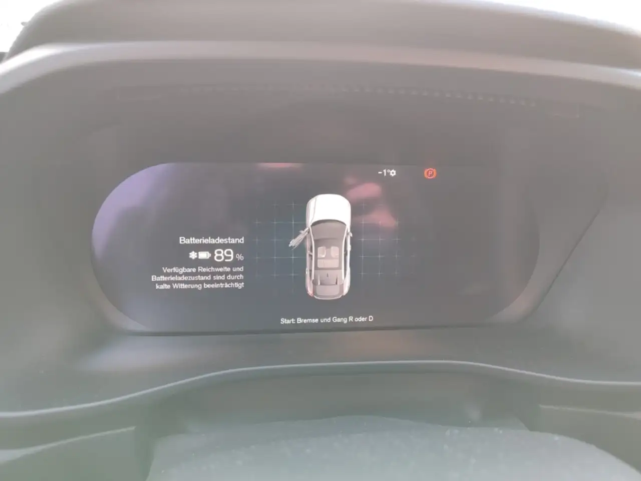 Volvo C40 Ultimate Electric AWD NAVI PANO Klimaaut AHK RFK 3 — معرض صور السيارة 9