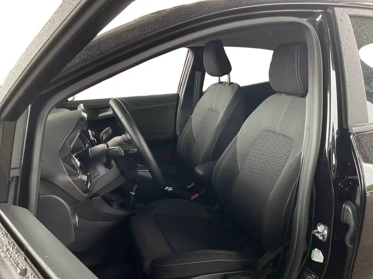Ford Puma Titanium 1,0 EcoBoost Hybrid 92kW Geländewa — معرض صور السيارة 10