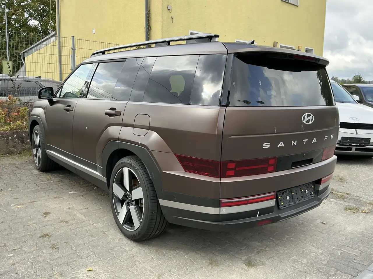 Hyundai SANTA FE Hybrid Signature Leder BOSE Memory Pano — معرض صور السيارة 2