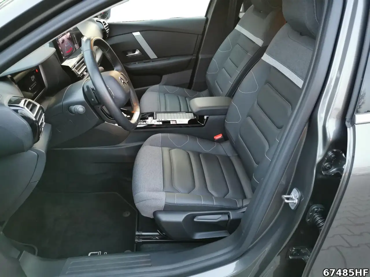 Citroen C4 1.2 Pure Tech 130, Shine — معرض صور السيارة 11