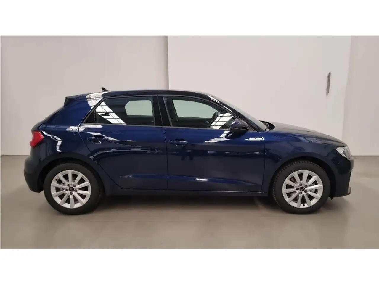 Audi A1 Sportback 30 TFSI Advanced S tronic — معرض صور السيارة 3