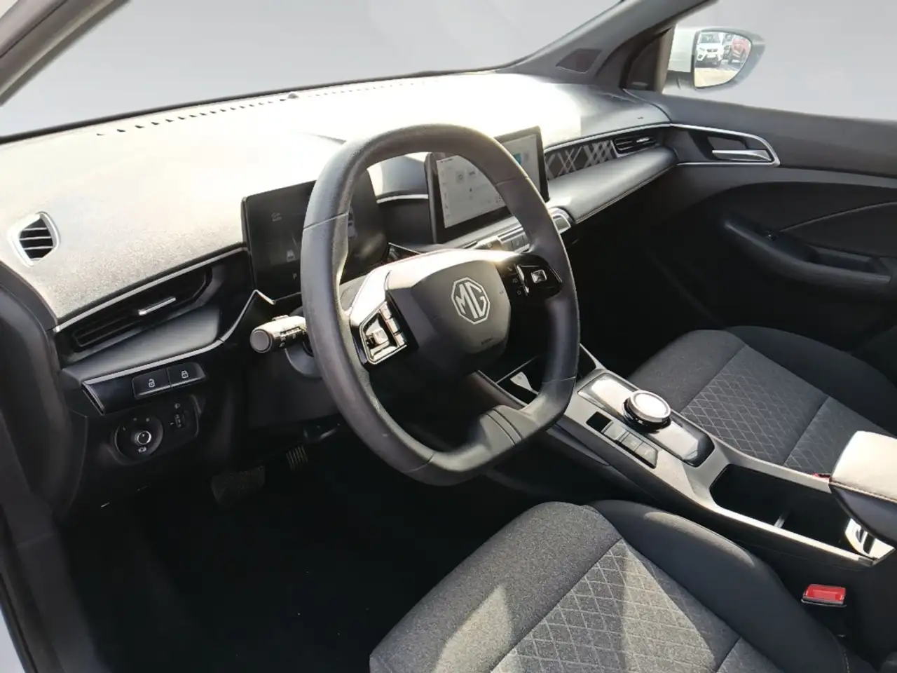 MG MG3 3 3 1.5 HEV COMFORT 195 5P — معرض صور السيارة 16