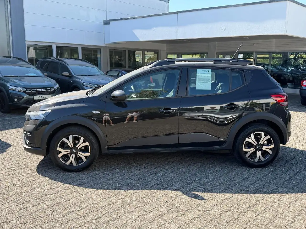 Dacia Sandero Stepway Expression TCe 100 Eco-G (LPG) — معرض صور السيارة 3