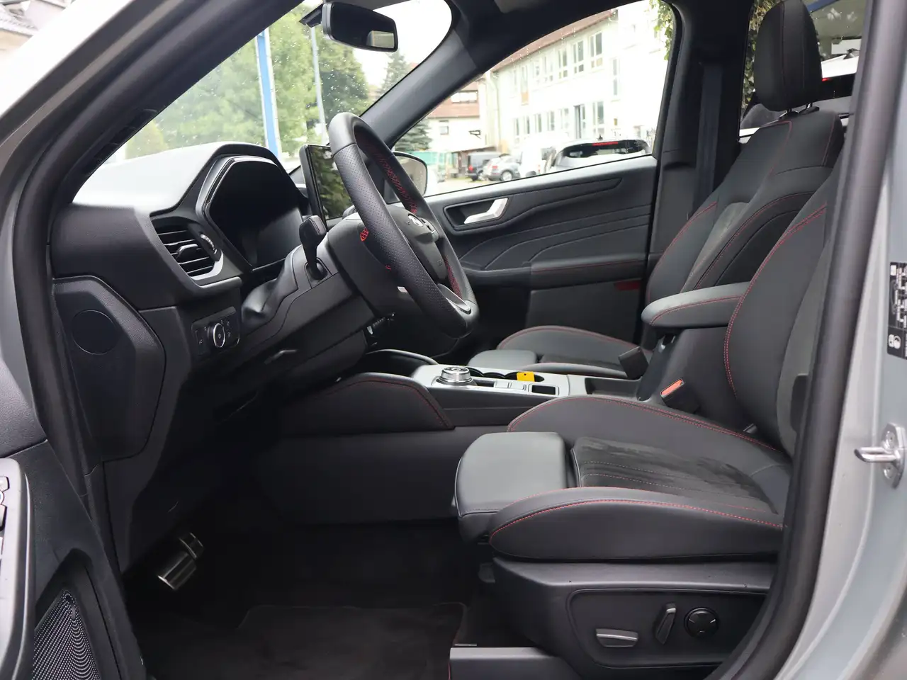 Ford Kuga Kuga 1.5 EcoBoost ST-LINE X — معرض صور السيارة 9