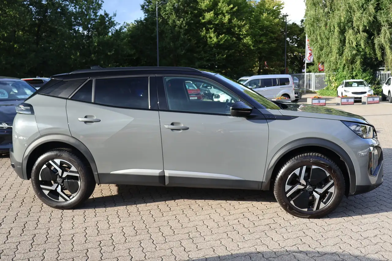 Peugeot 2008 GT EAT8 LED Android Apple PDC Spurhalte USB — Galerie du véhicule 9