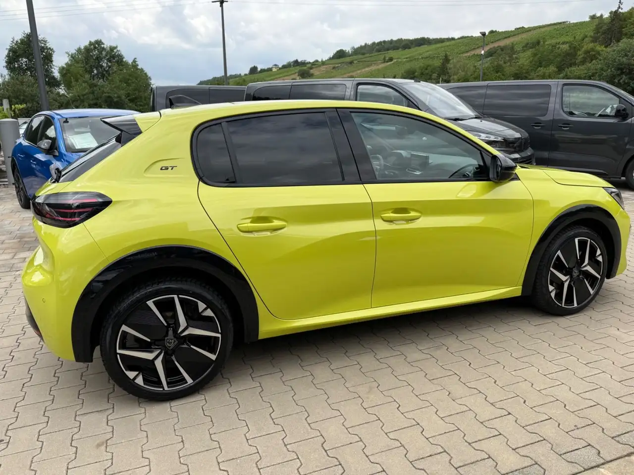 Peugeot 208 GT 100 |3D Navi| Full-LED | Abstandstempomat — Galerie du véhicule 5