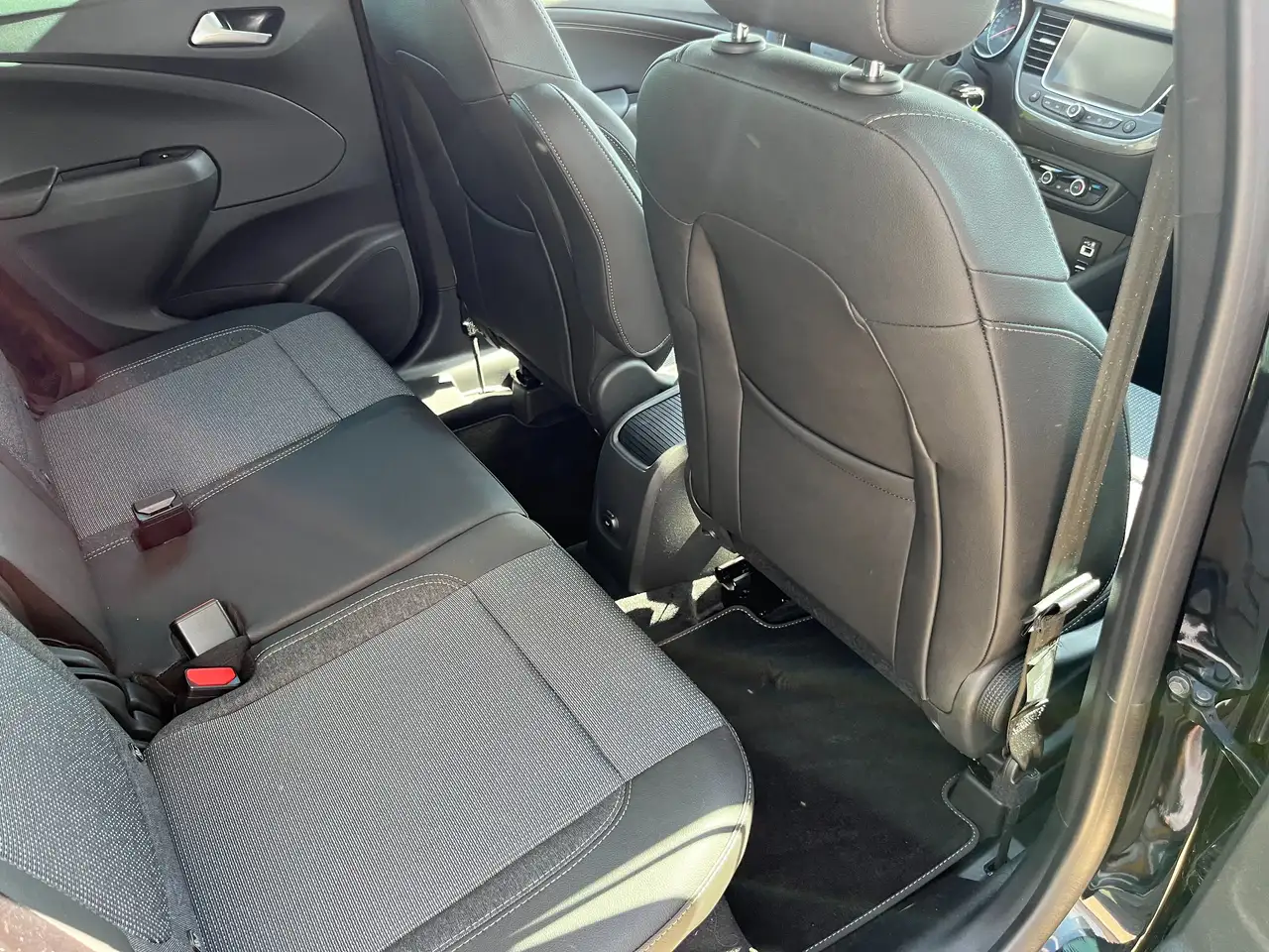 Opel Crossland Elegance Paket Kamera*Klimaautomatik*LED Licht — Vehicle gallery 23