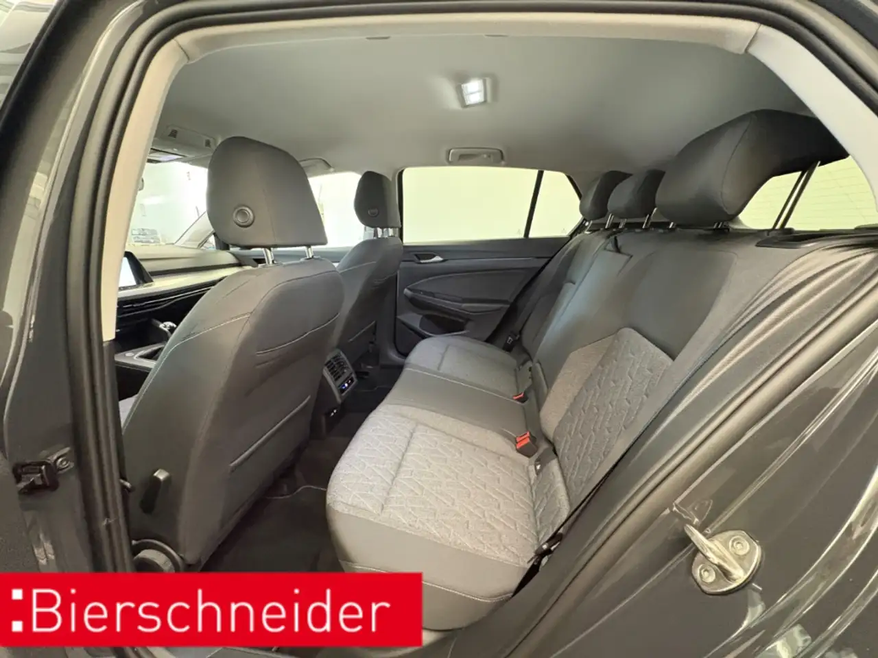 Volkswagen Golf 8 1.0 TSI MOVE DIGITAL COCKPIT PRO LED PDC DAB — Galerie du véhicule 10