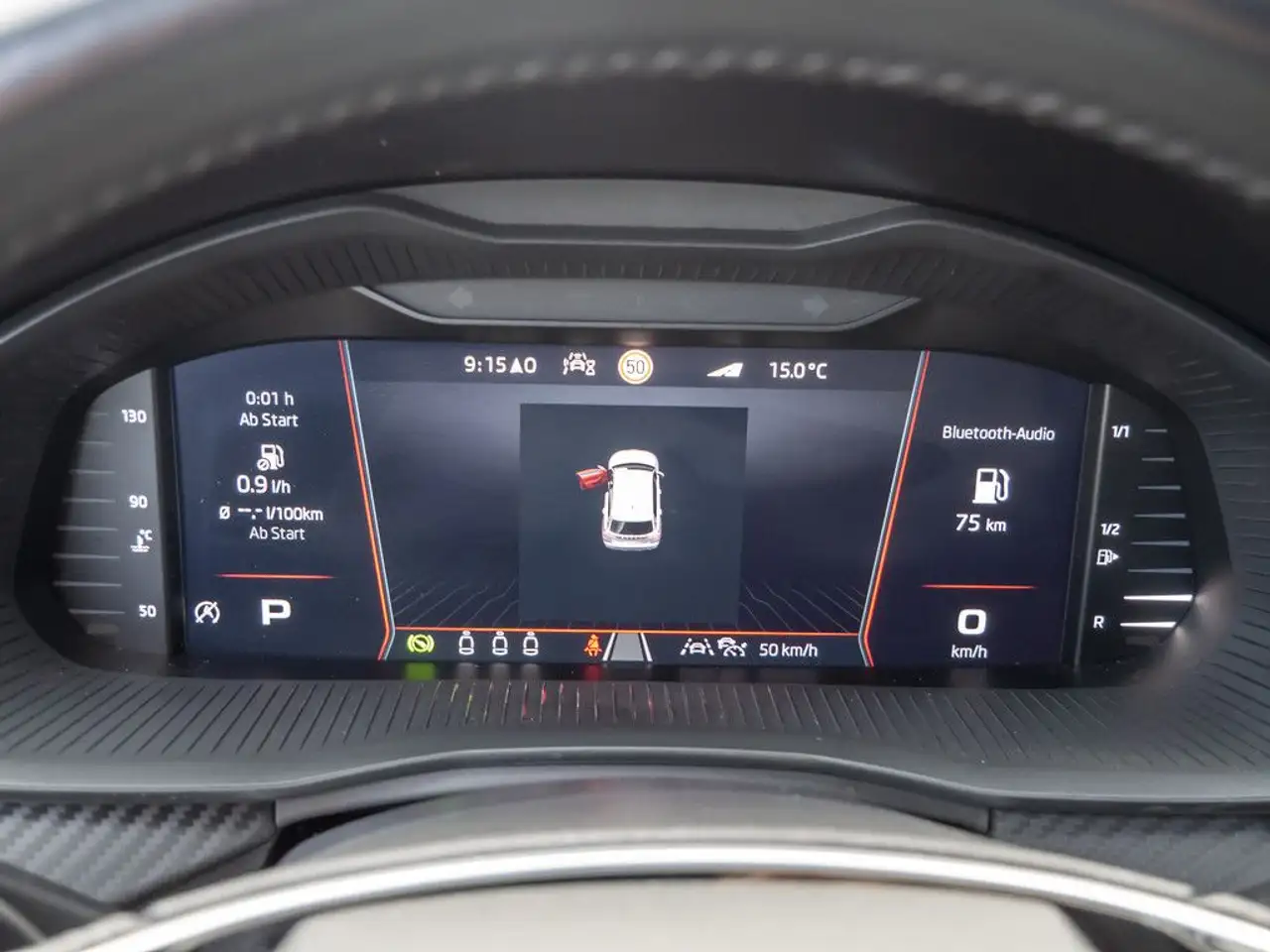 Skoda Kamiq 1.0 TSI Monte Carlo AHK NAVI KAM PANO ACC — Vehicle gallery 14