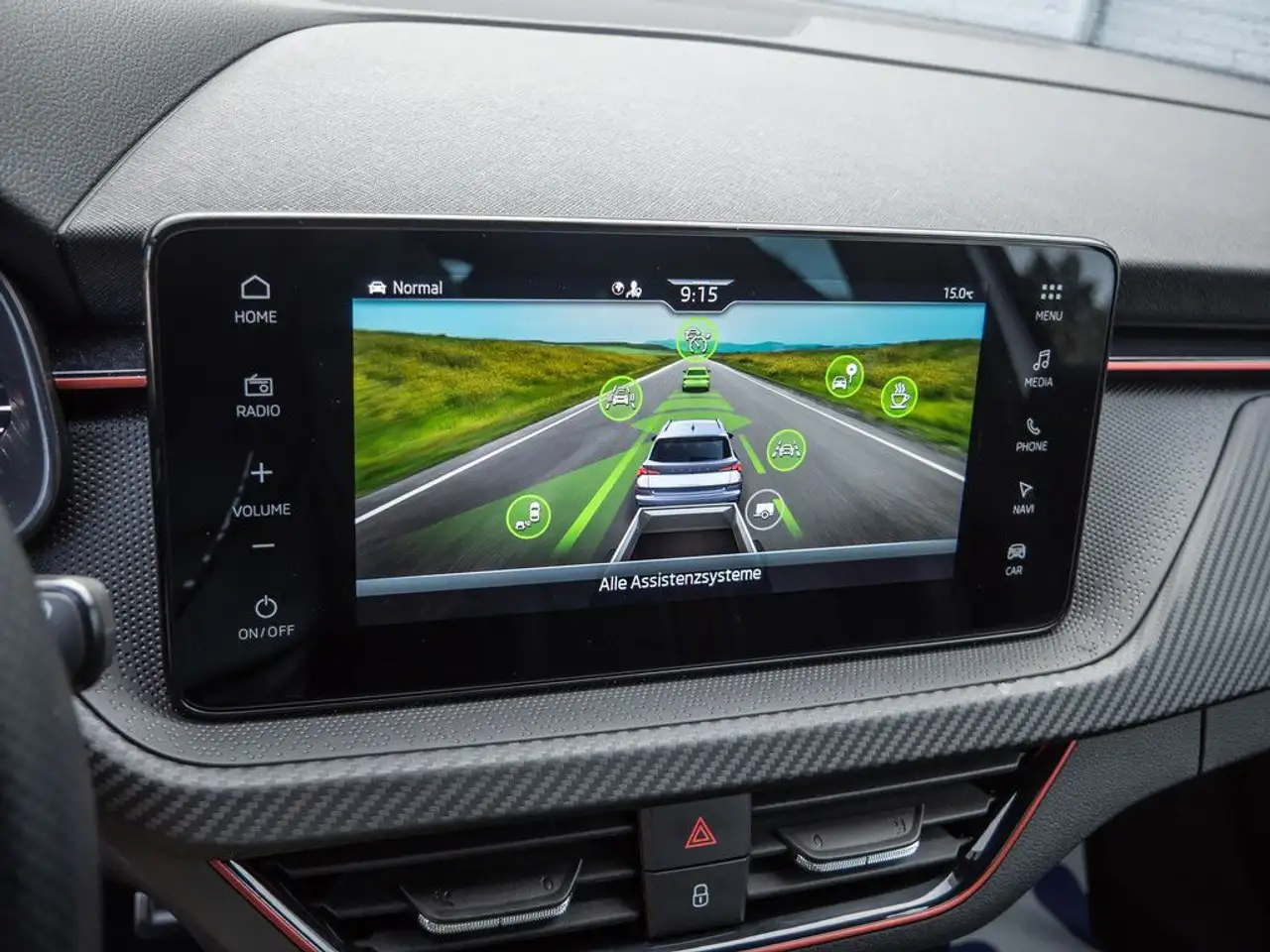 Skoda Kamiq 1.0 TSI Monte Carlo AHK NAVI KAM PANO ACC — Vehicle gallery 9