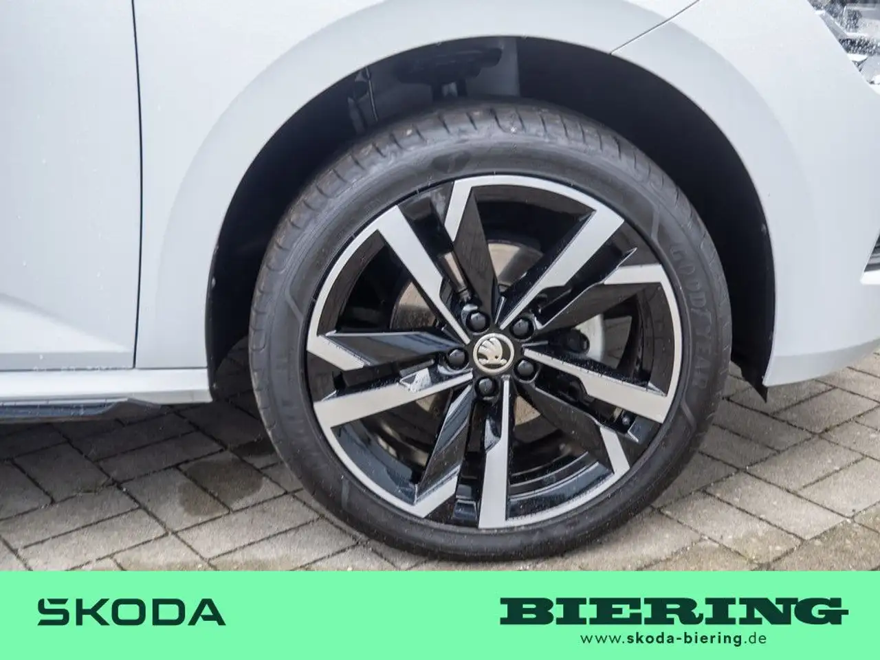 Skoda Kamiq 1.0 TSI Monte Carlo AHK NAVI KAM PANO ACC — Vehicle gallery 5