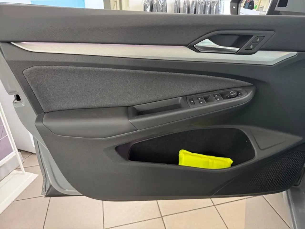 Volkswagen Golf VIII Life Facelift 1.5 TSI LED Navi Panorama — Galería del vehículo 15