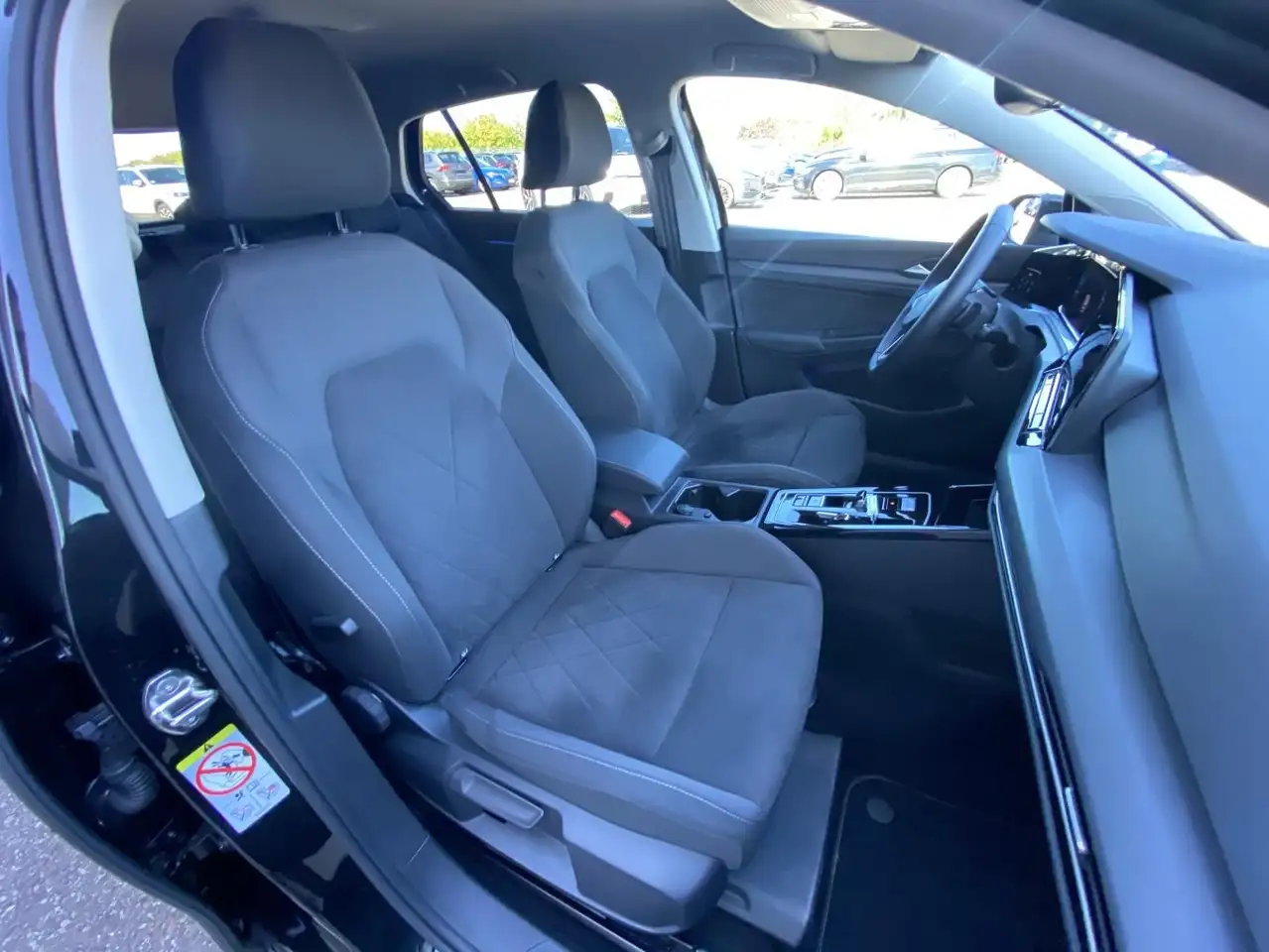 Volkswagen Golf 1.5 eTSI DSG Style APP-CONNECT+18"+ACTIVE-I — Galerie du véhicule 15