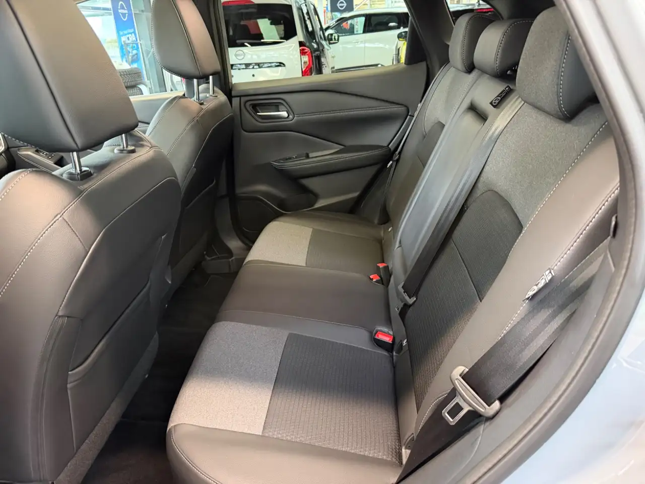 Nissan Qashqai 1.3 DIG-T MHEV N-Connecta ACC+LED+Navi — Galería del vehículo 25