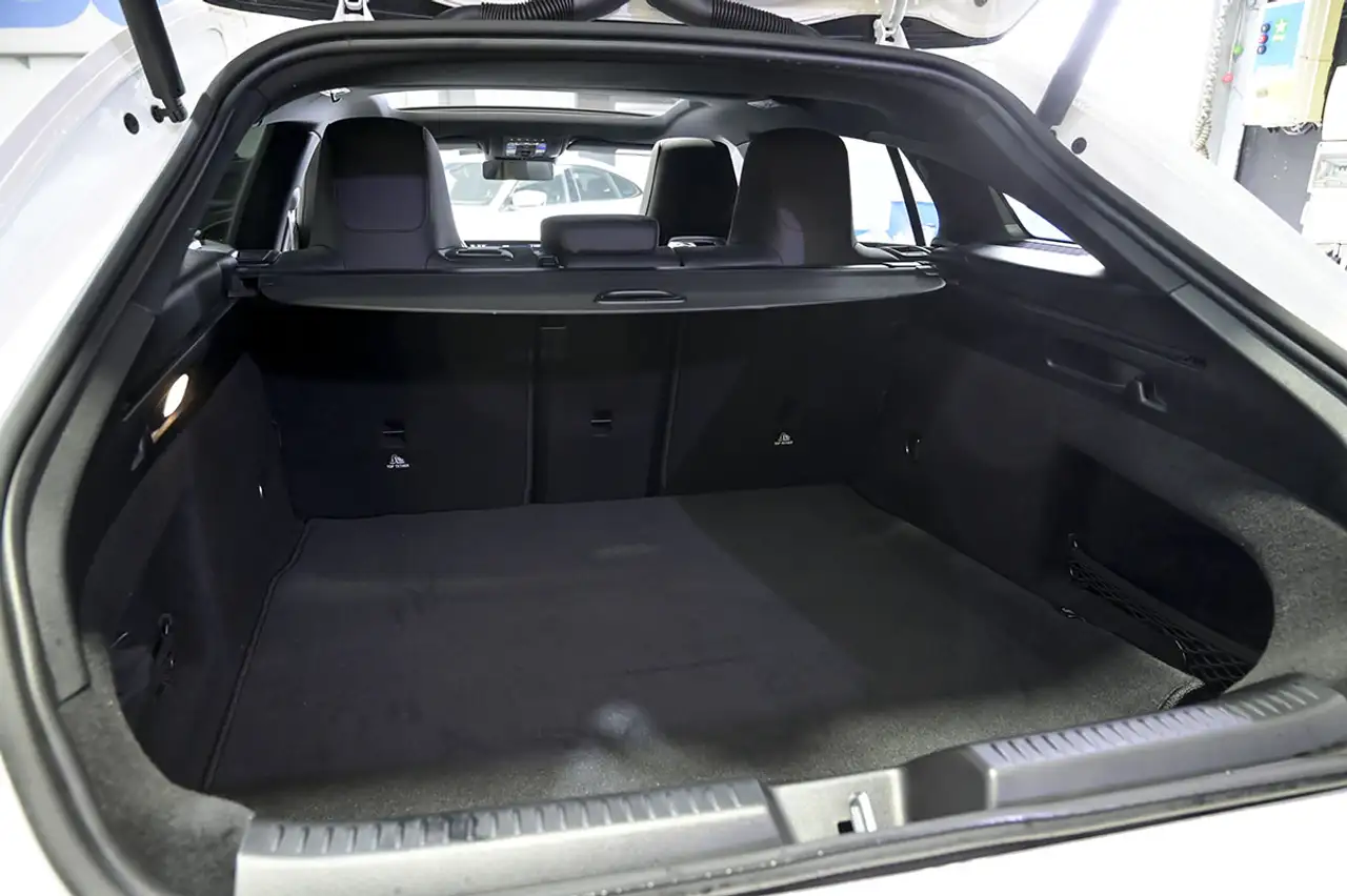 Mercedes-Benz CLA 220 Shooting Brake 220d 8G-DCT — معرض صور السيارة 12
