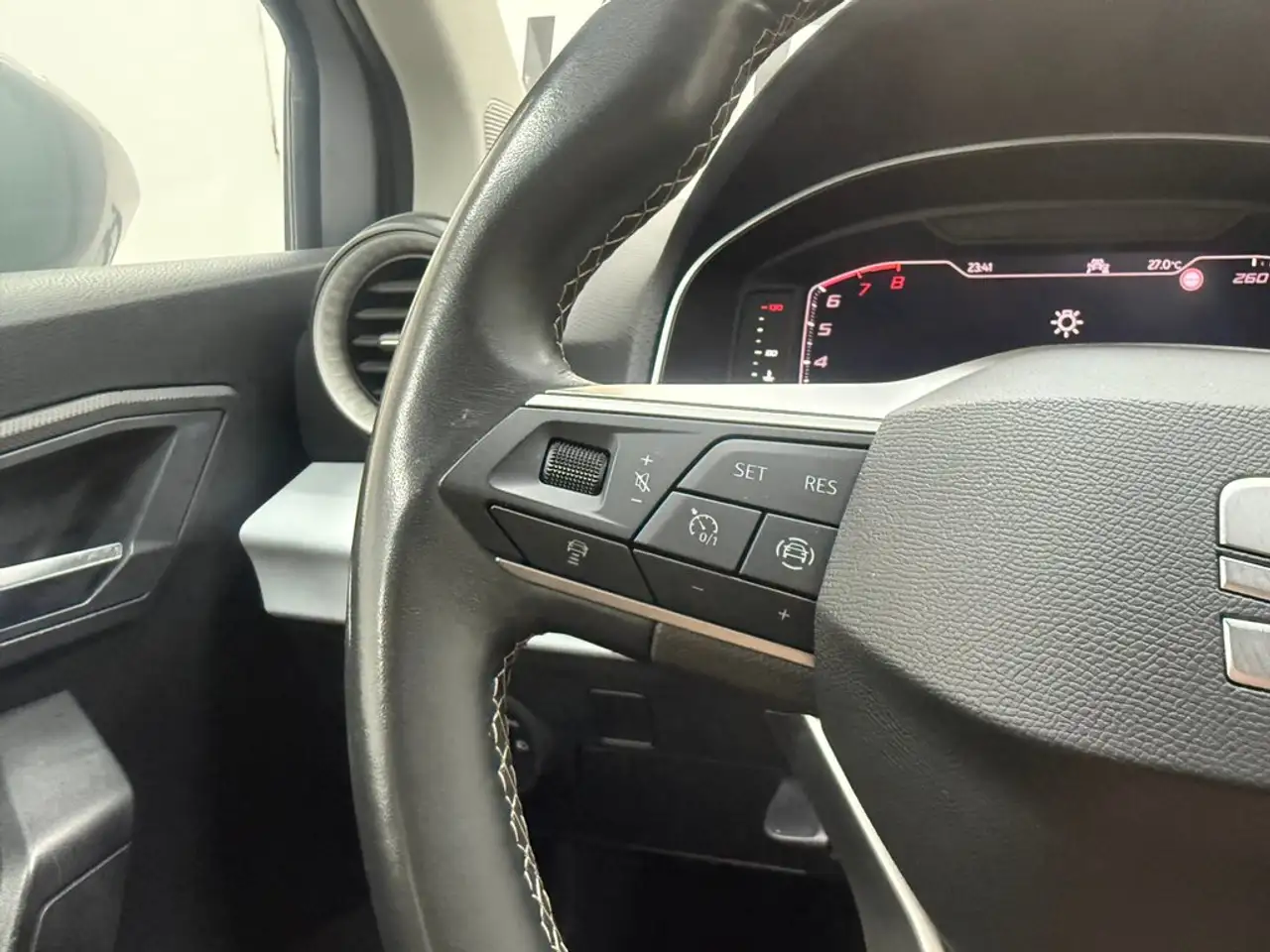 SEAT Arona 1.0 TSI 85kW (115CV) DSG Style XL — Galería del vehículo 19