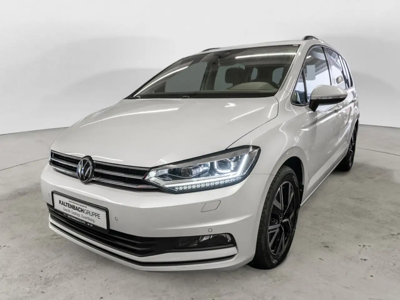 Volkswagen Touran 1.5 TSI Comfortline PANO STANDHZ AHK — Galería del vehículo 2