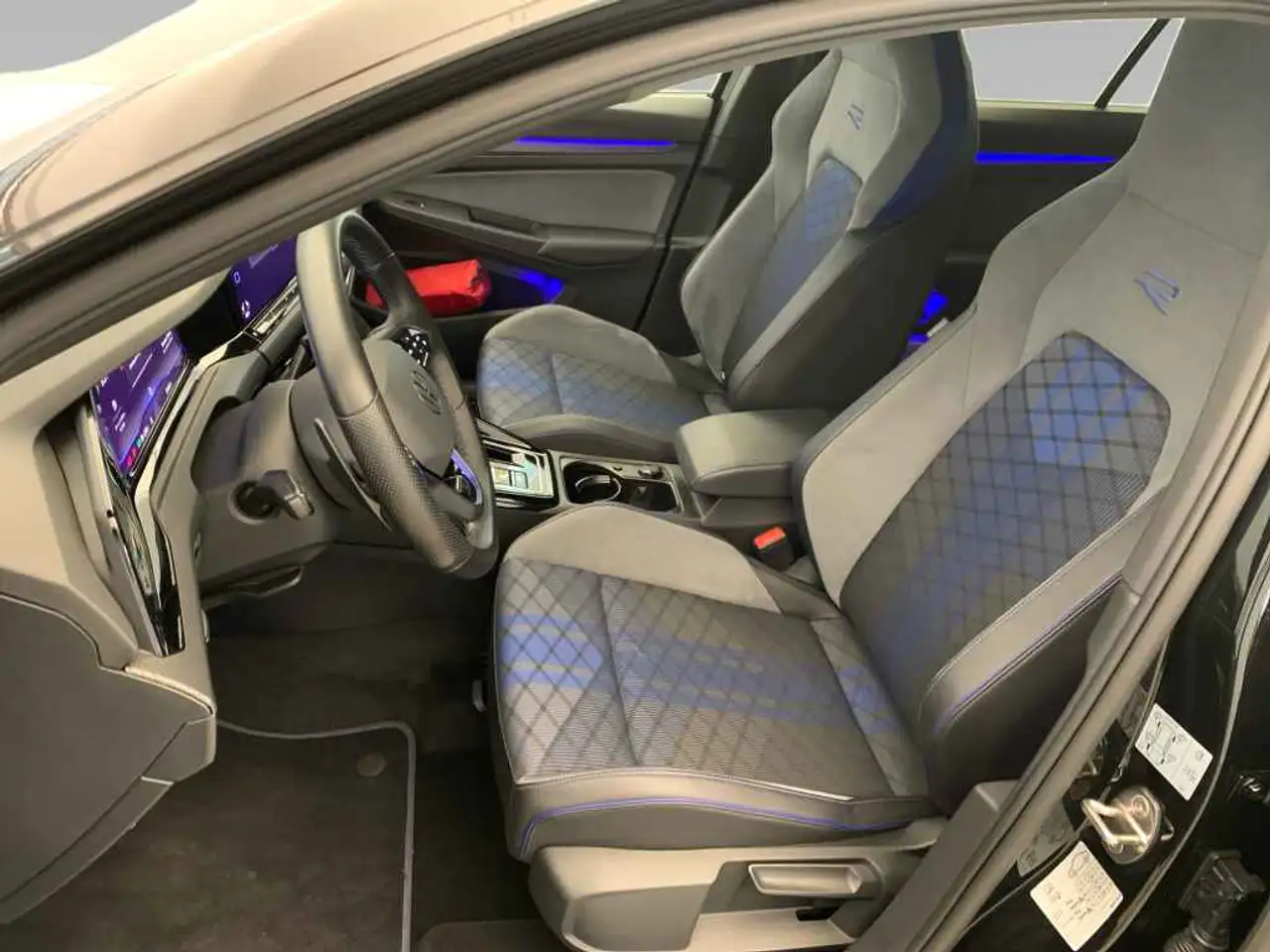 Volkswagen Golf R *MATRIX*ACC*DIGITAL*R-CAM*SHZ*LHZ*ALU18* — Galería del vehículo 12