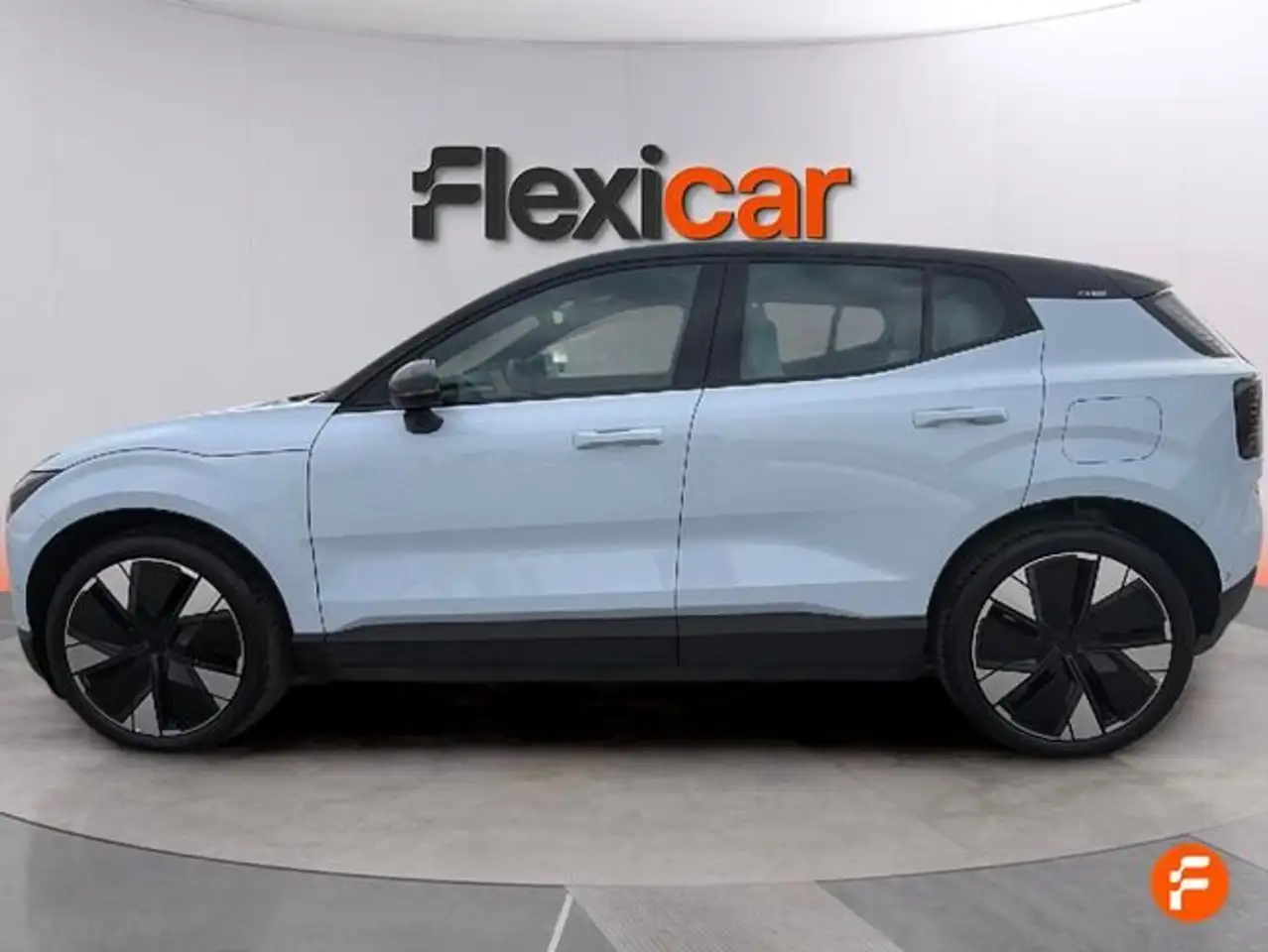 Volvo EX30 2.0cc 428cv — معرض صور السيارة 4