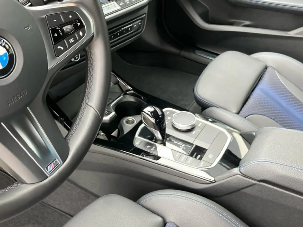 BMW 118 118iA — معرض صور السيارة 16