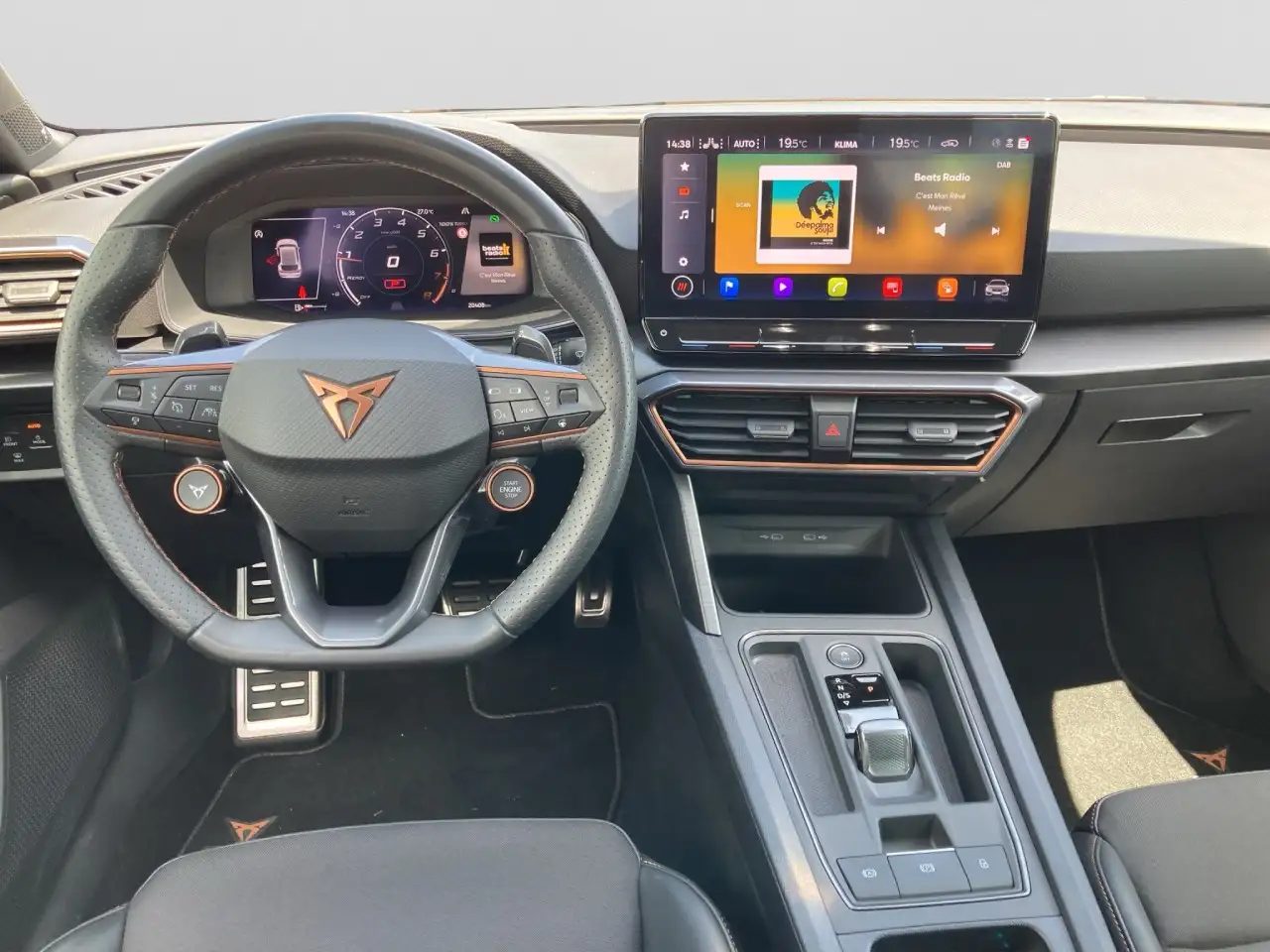 CUPRA Leon VZ 5JGar Matrix Beats Memory FahrAsXL SHZ — Vehicle gallery 16