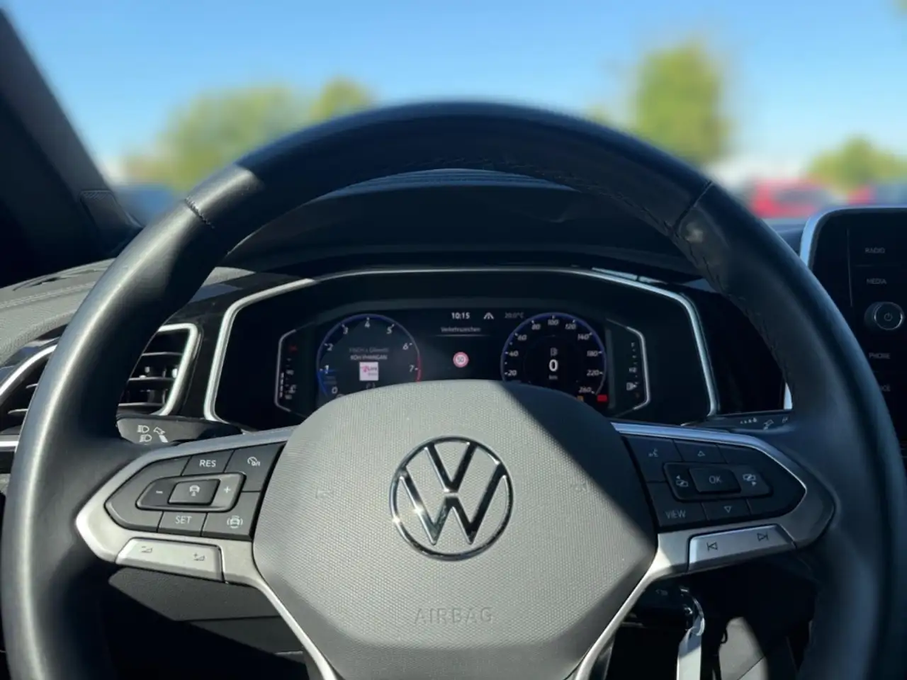 Volkswagen T-Roc R-Line 1.5 TSI DSG LED ACC Apple CarPlay — Galerie du véhicule 16