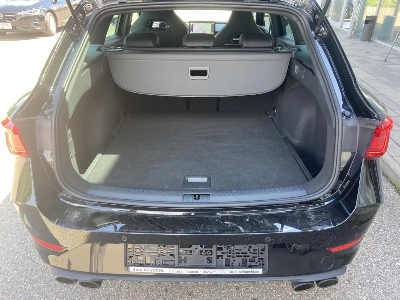 CUPRA Leon ST 2.0 TSI DSG VZ SAFE-DRIVING-XL+19"+VIRTU — Galería del vehículo 12