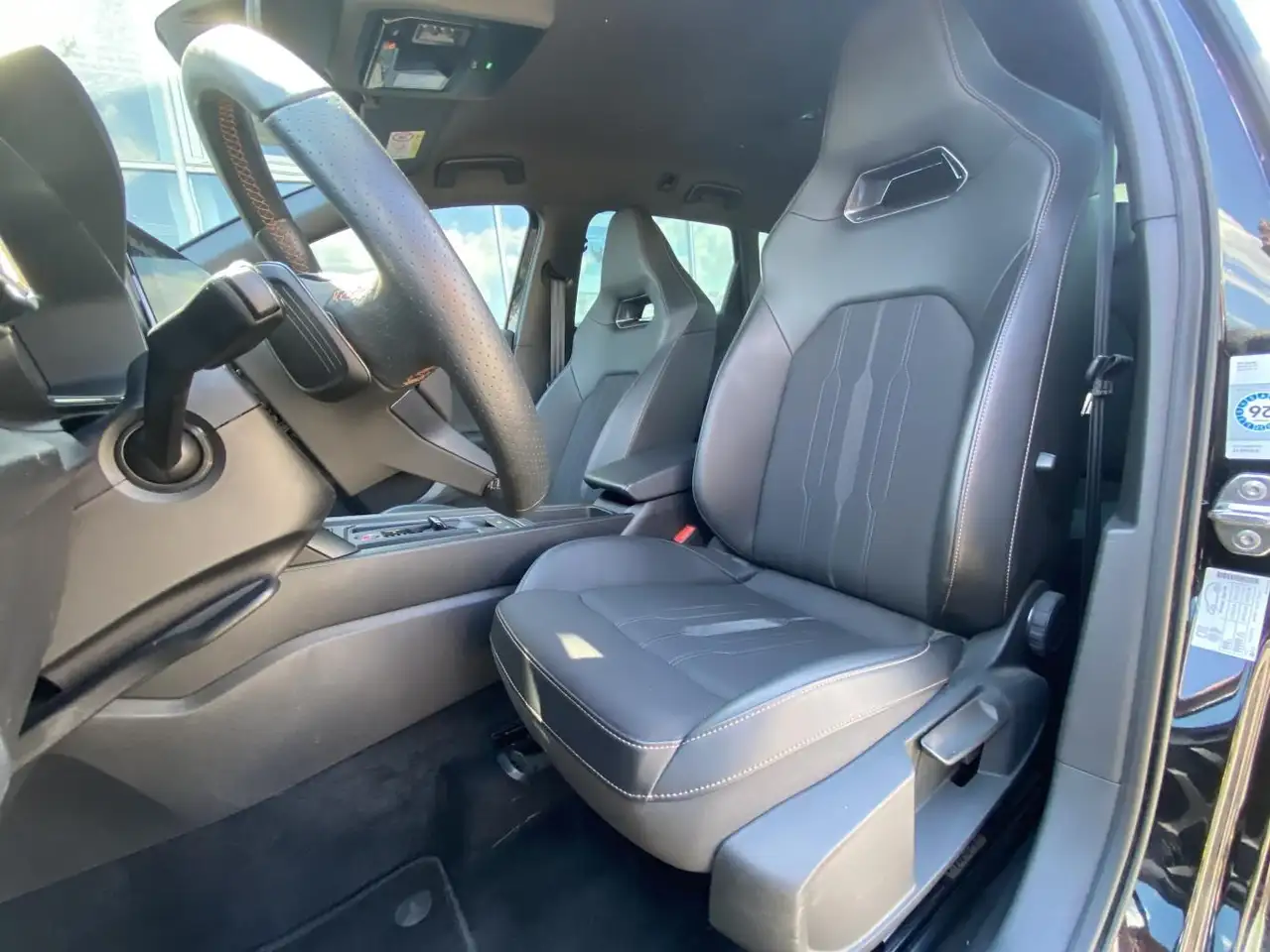 CUPRA Leon ST 2.0 TSI DSG VZ SAFE-DRIVING-XL+19"+VIRTU — Galería del vehículo 9
