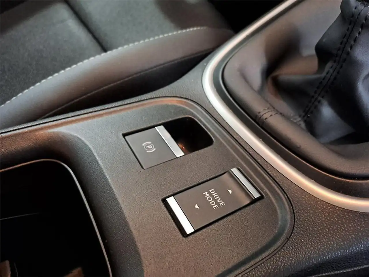 Jeep Avenger 1.2 G 74KW ALTITUDE 5P — Galería del vehículo 20