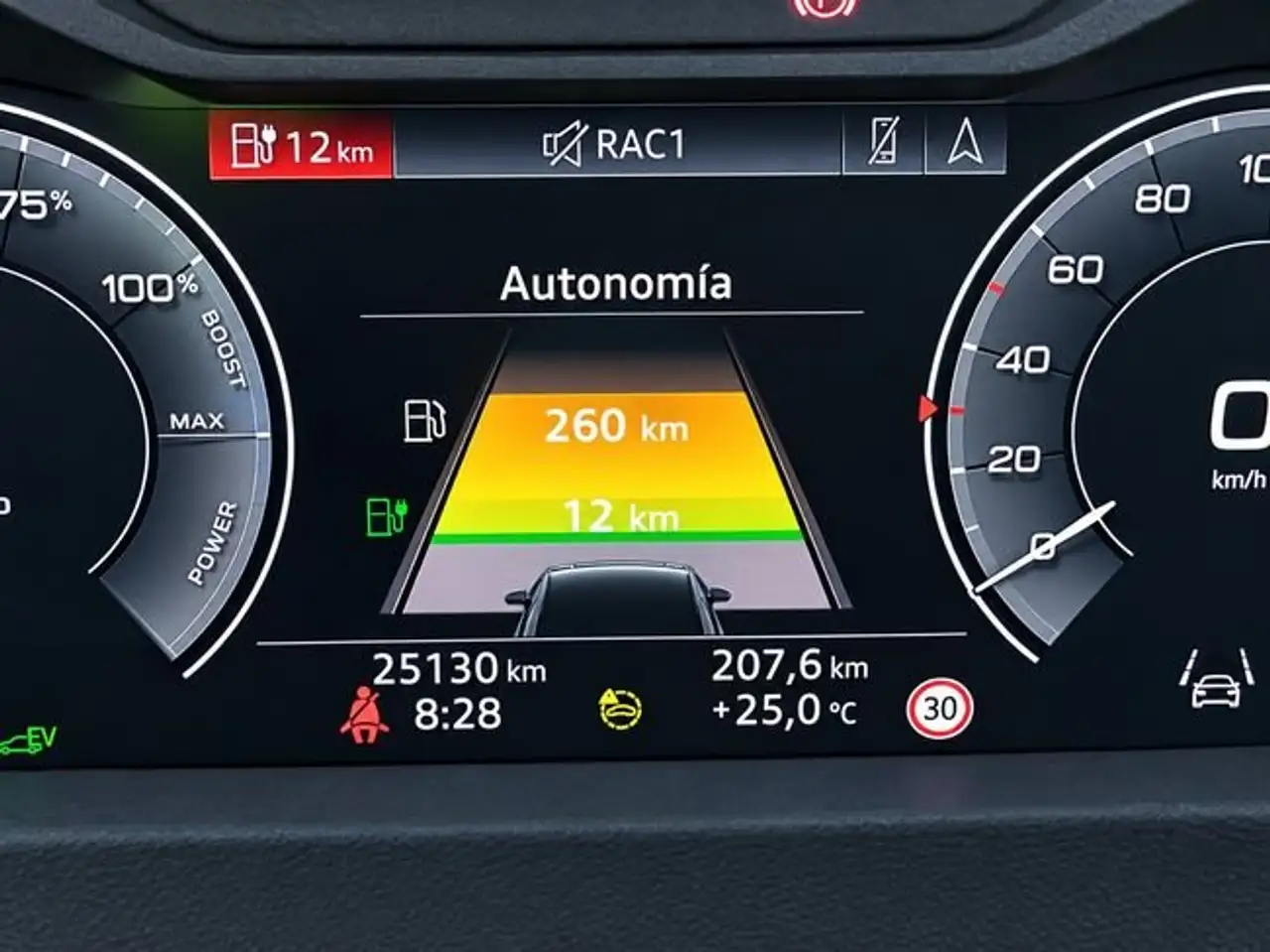 Audi Q3 45 TFSI e 180kW S tronic Advanced — Vehicle gallery 12