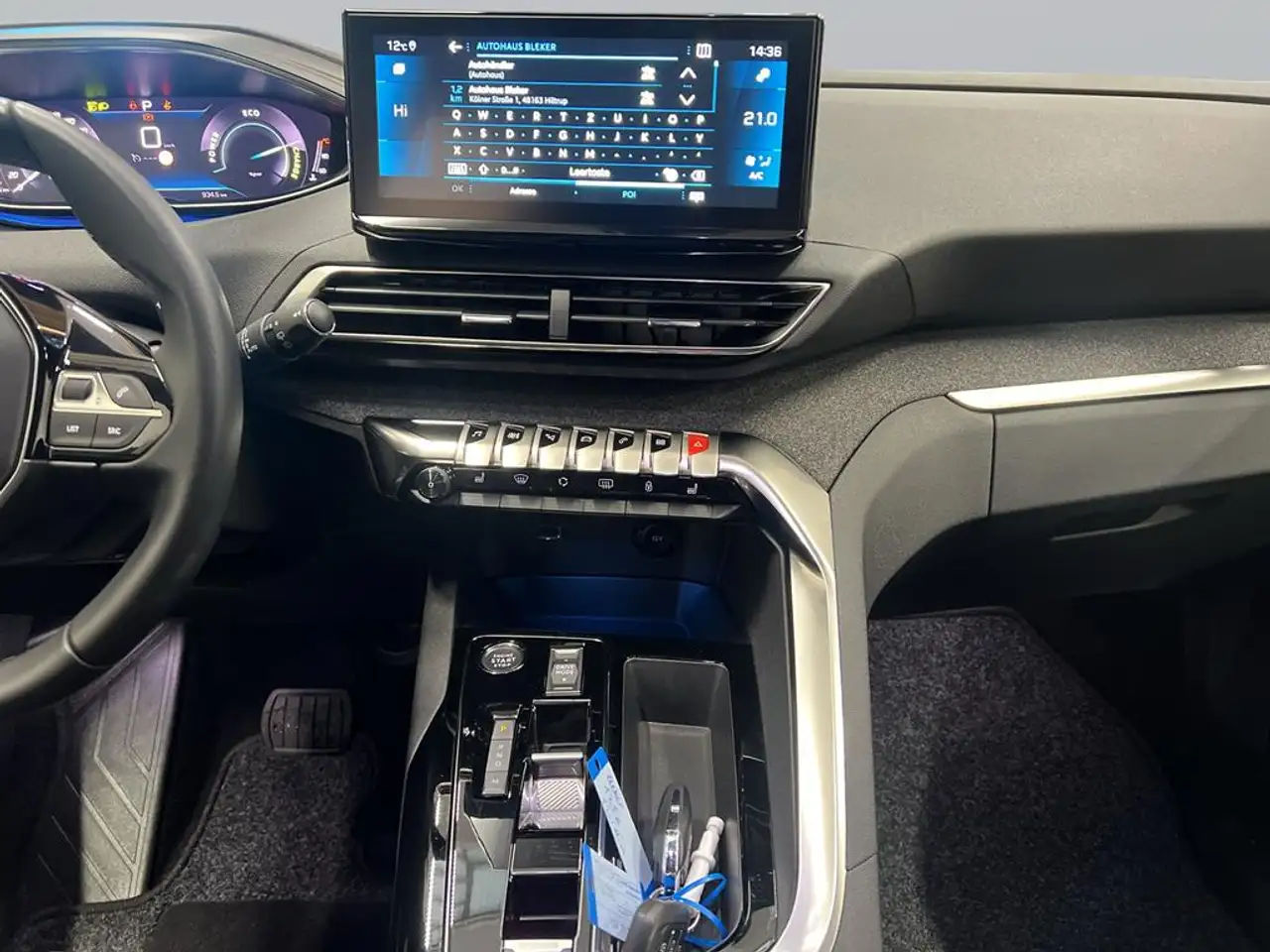 Peugeot 5008 1.2 Hybrid 136 Allure Pack — Galerie du véhicule 12