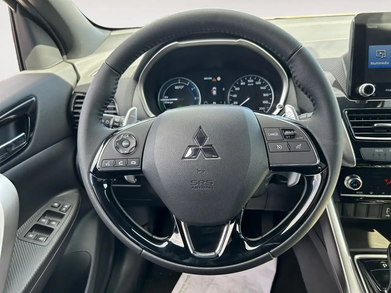 Mitsubishi Eclipse Cross 2.4 PHEV KAITEKI AUTO 4WD 5P — Galerie du véhicule 15