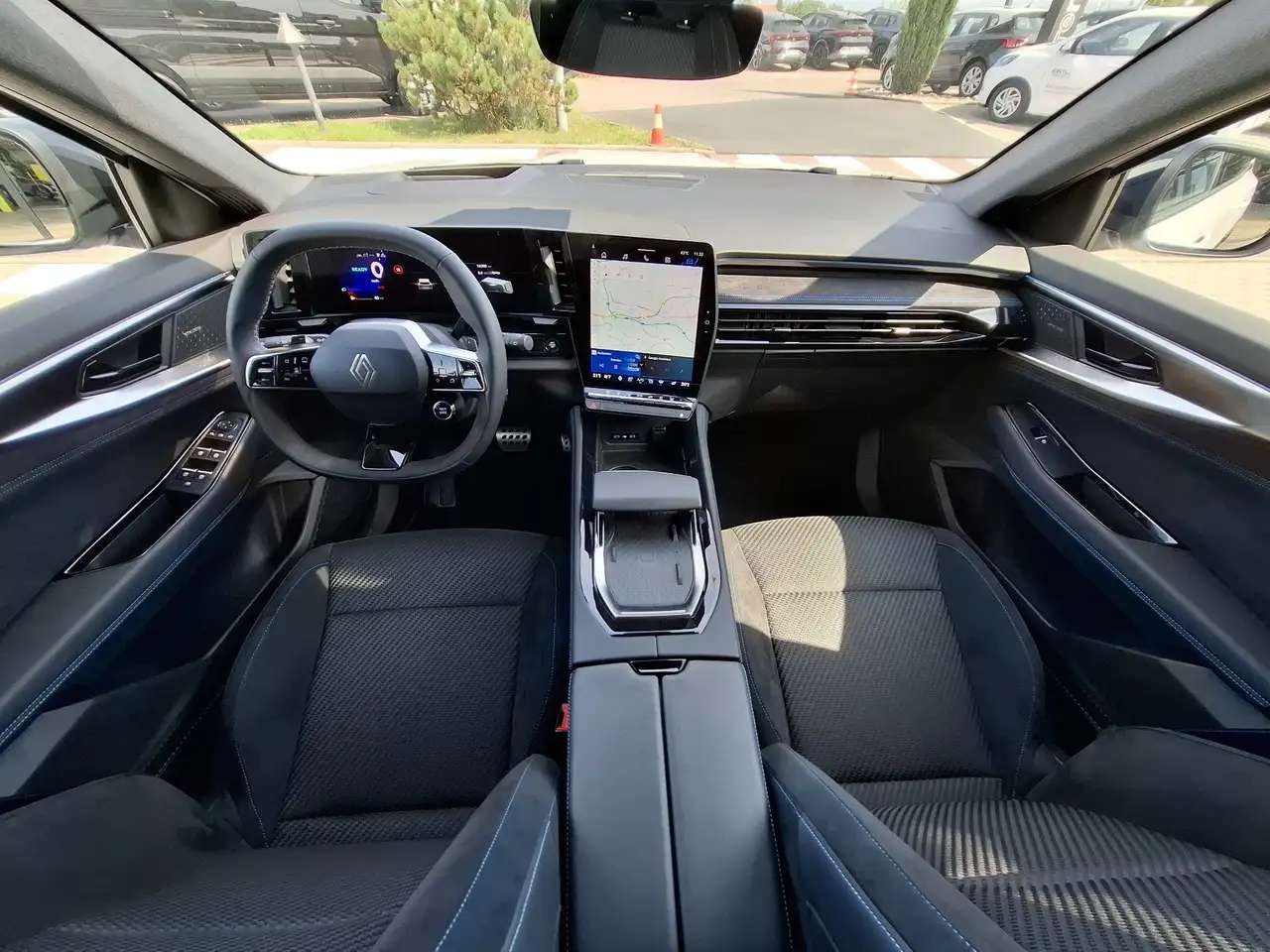 Renault Espace 6 Esprit Alpine E-Tech Full Hybrid 200 — معرض صور السيارة 22