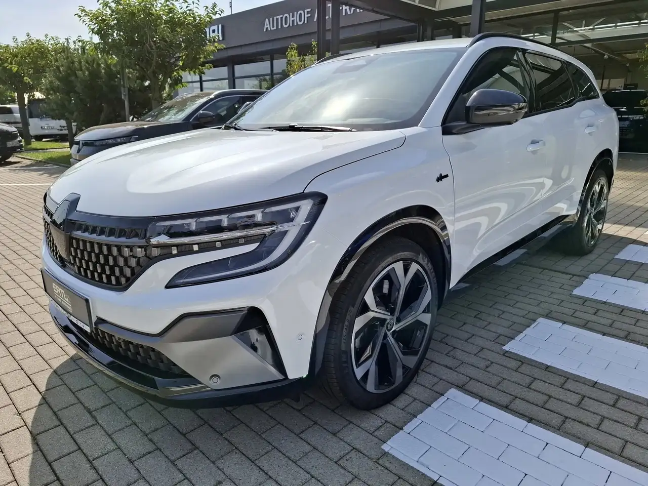 Renault Espace 6 Esprit Alpine E-Tech Full Hybrid 200 — معرض صور السيارة 3