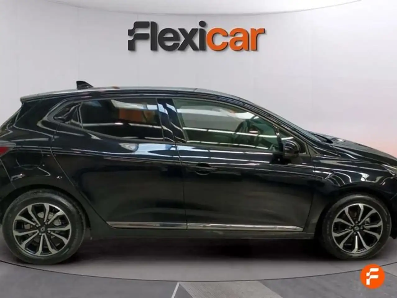 Renault Clio TCe Techno 67kW — معرض صور السيارة 3