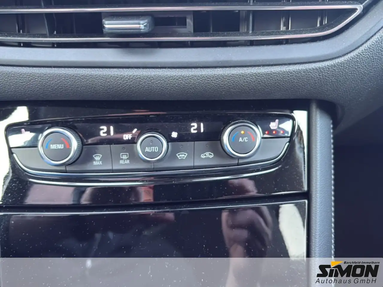 Opel Grandland GSE Plug-in-Hybrid 1.6 Automatik 4x4 / Navi, LED — معرض صور السيارة 25