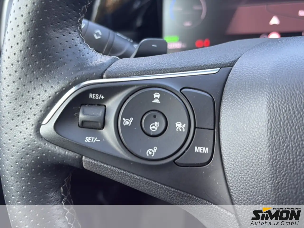 Opel Grandland GSE Plug-in-Hybrid 1.6 Automatik 4x4 / Navi, LED — معرض صور السيارة 28
