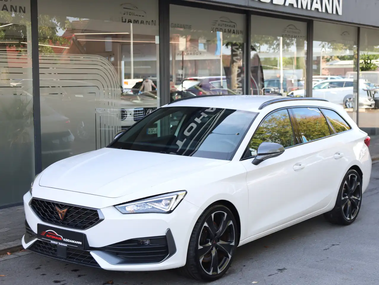 CUPRA Leon VZ*ACC*Totwinkel*KeylessEntryGo*ACC*19 — معرض صور السيارة 5