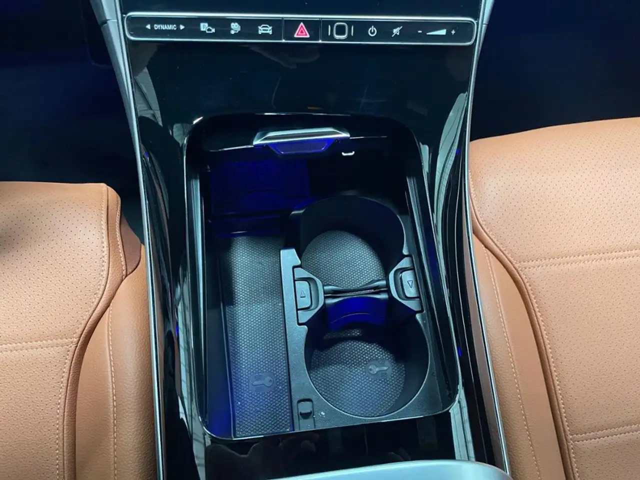 Mercedes-Benz C 300 e Avantgarde AHK+Distro+Memory+LED+Kamera — Galerie du véhicule 17