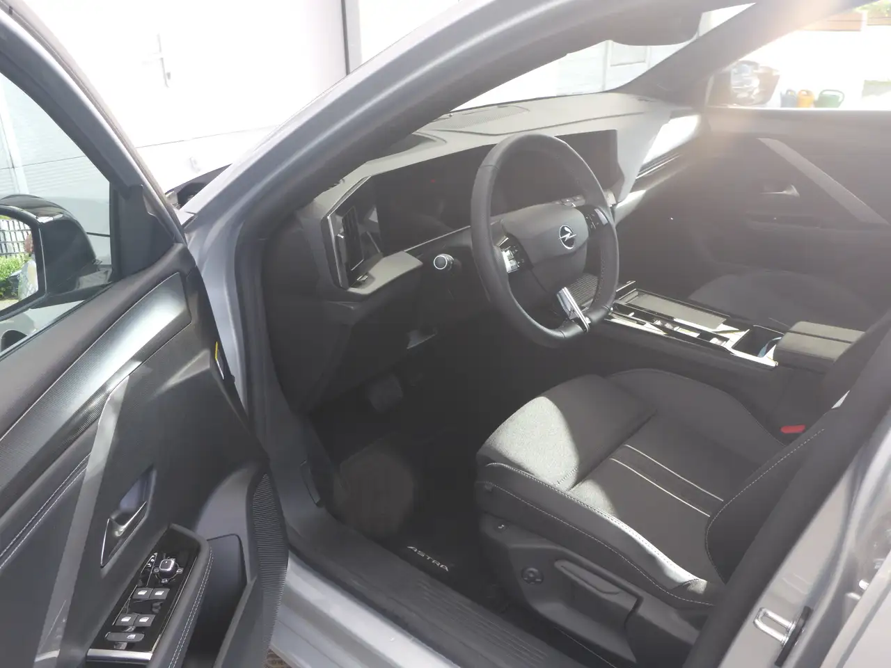 Opel Astra Sports Tourer GS Automatik — معرض صور السيارة 12