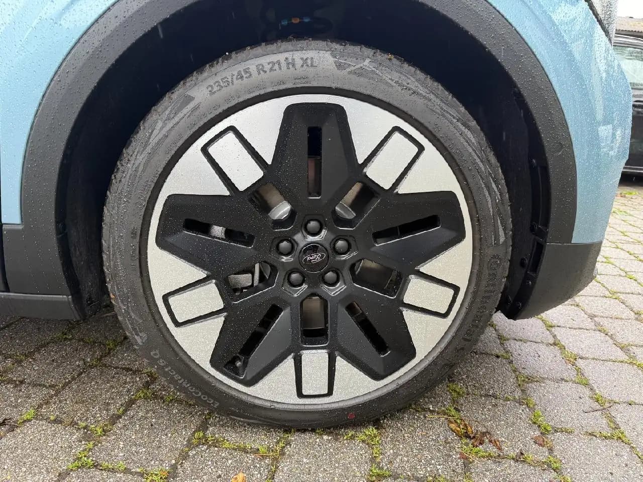 Ford Explorer Premium RWD — معرض صور السيارة 9