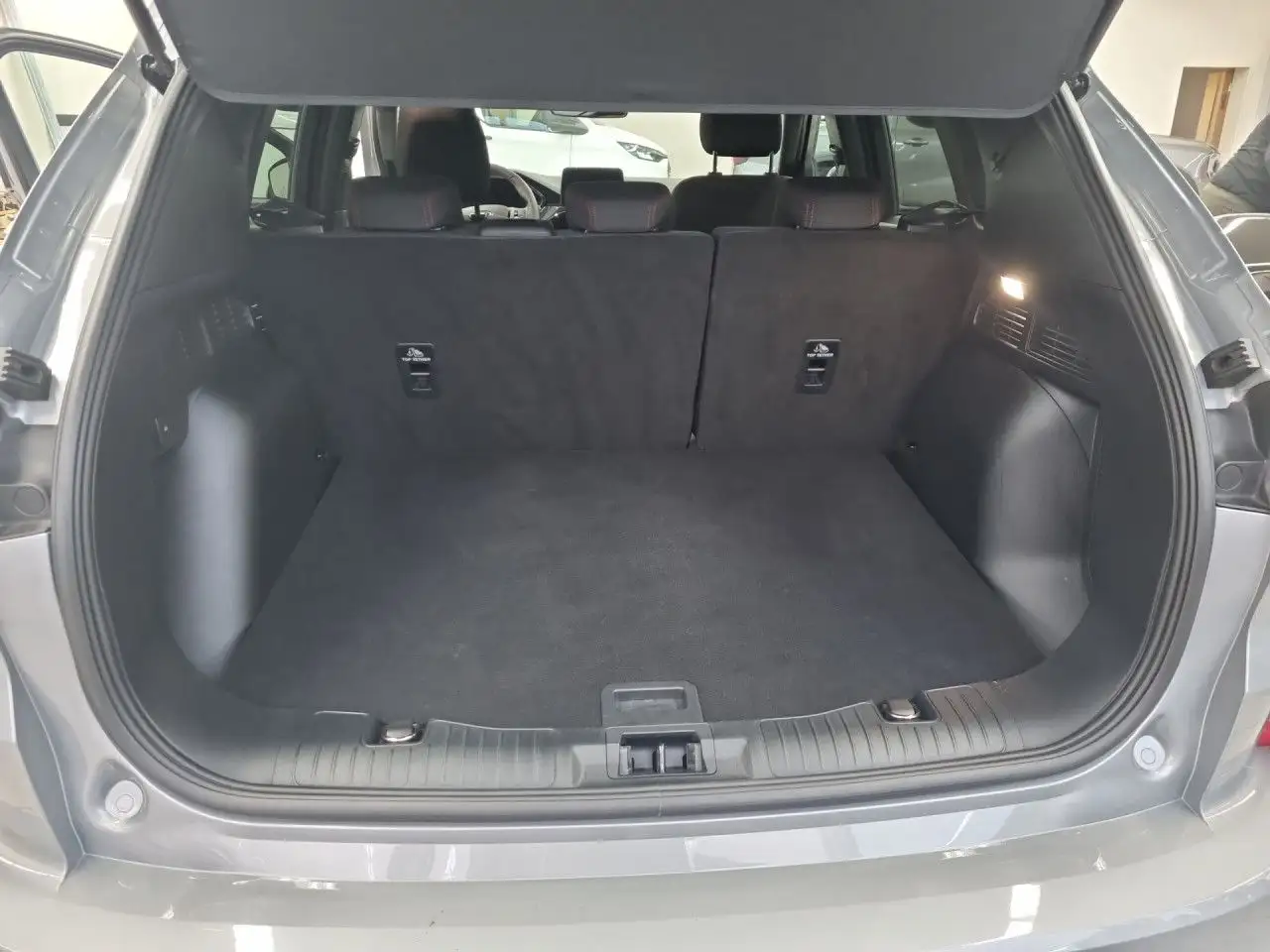 Ford Kuga Plug-In Hybrid ST-Line Bluetooth Navi LED — Vehicle gallery 20