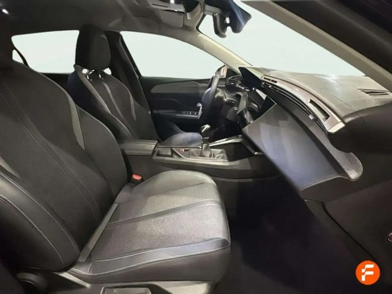 Peugeot 308 1.2 PureTech S&S Allure 130 — Vehicle gallery 15