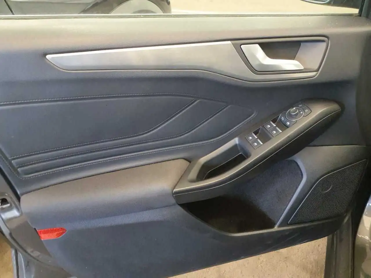 Ford Focus Focus 1.0 EcoBoost Mild-Hybrid Titanium S/S — Galería del vehículo 14