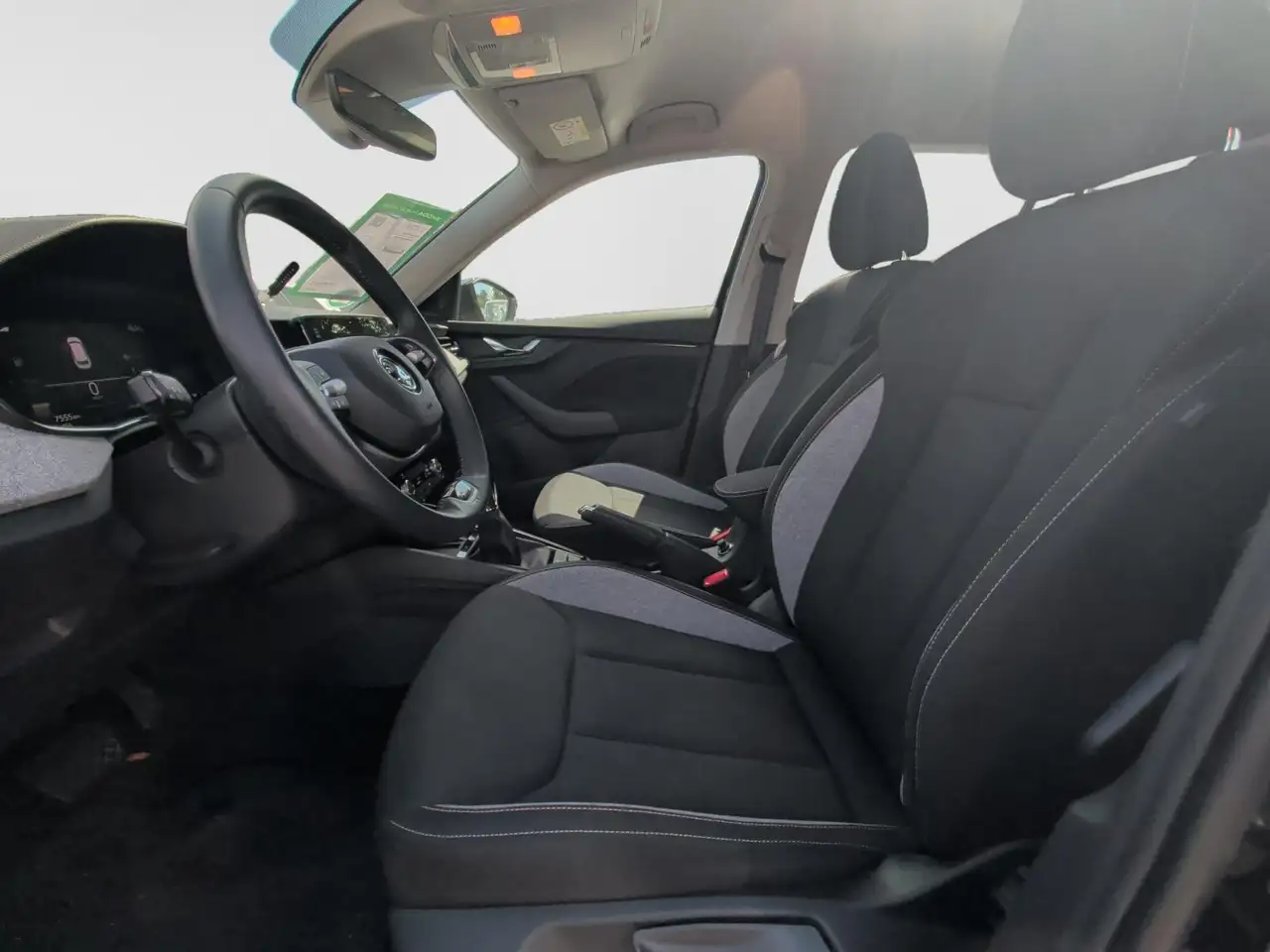 Skoda Kamiq 1,0 TSI DRIVE DSG+Kamera+SHZ+PDC — Galería del vehículo 7