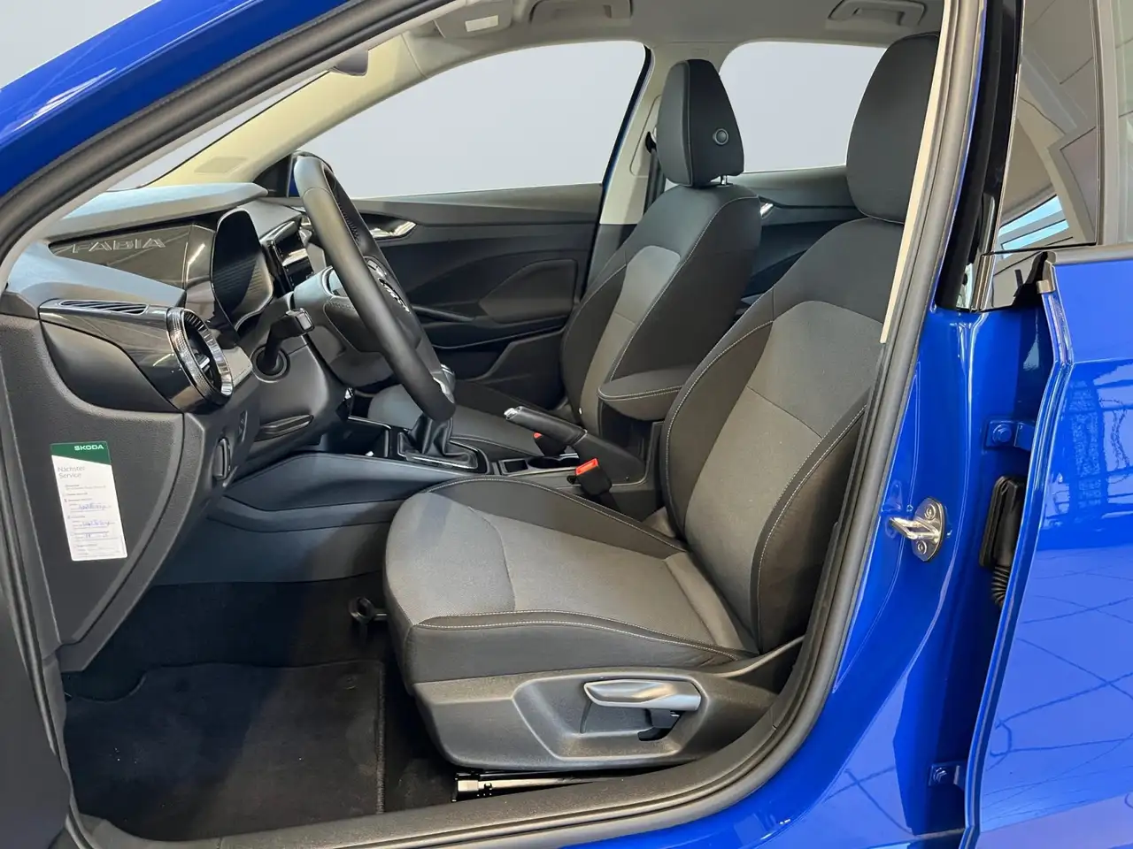 Skoda Fabia Selection 1.0 TSI KlimaA Digitales-Cockpit — معرض صور السيارة 9