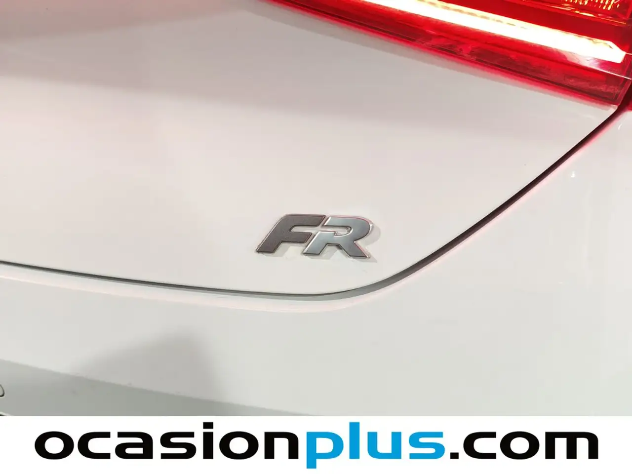 SEAT Leon 1.5 eTSI DSG-7 S&S FR Special Edition 150 — معرض صور السيارة 5